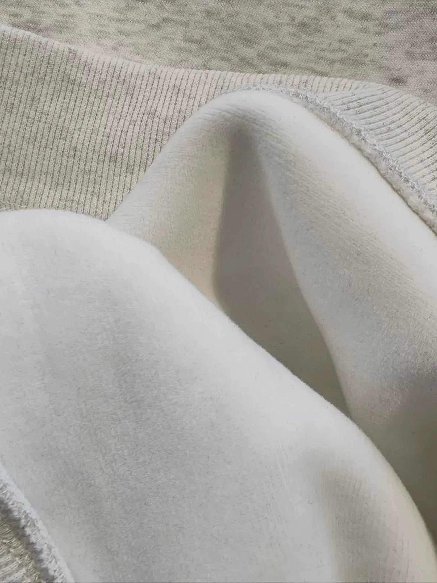 Sweat-shirt zippé à manches longues et imprimé cœur