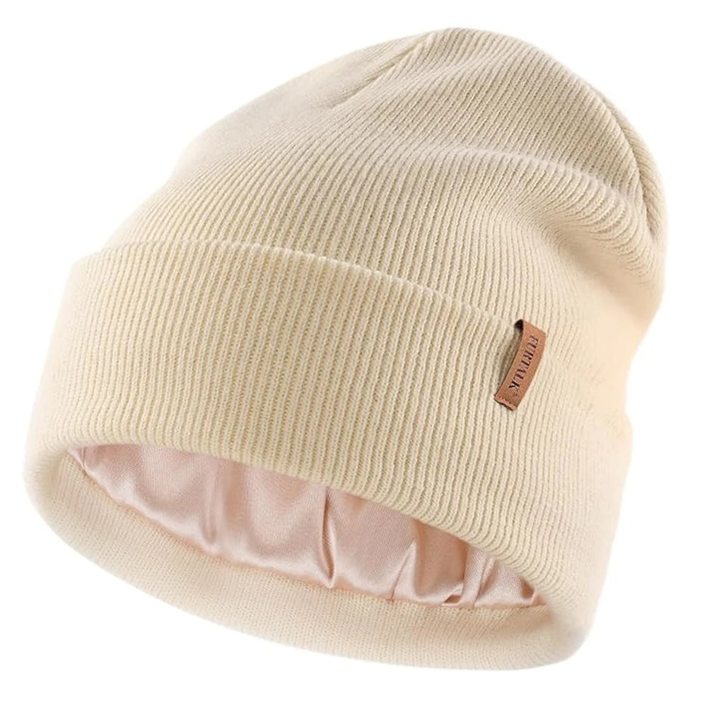 Bonnet tricoté avec doublure en satin