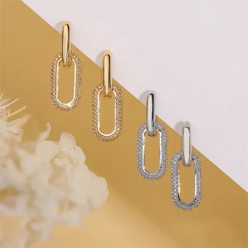 Boucles d'oreilles géométriques en strass brillant
