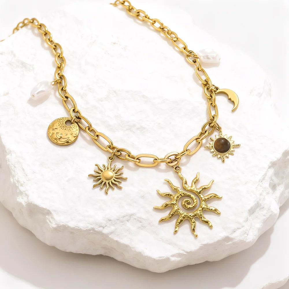 Collier avec pendentif en forme de soleil et de lune en acier inoxydable