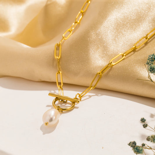 Collier élégant avec pendentif en perles naturelles en acier inoxydable