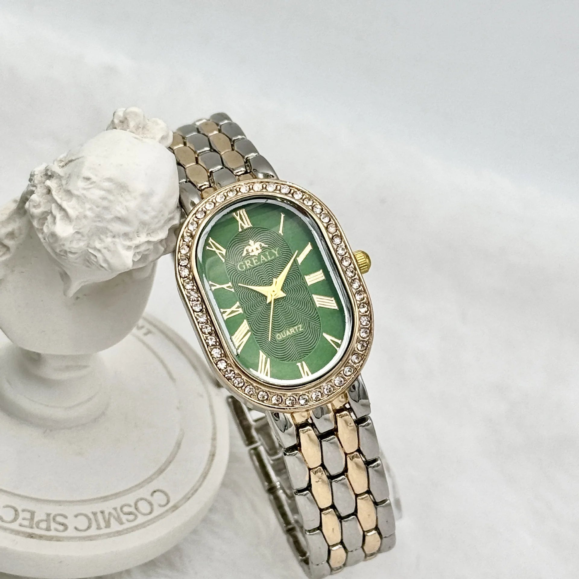 Montre ovale chiffre romain