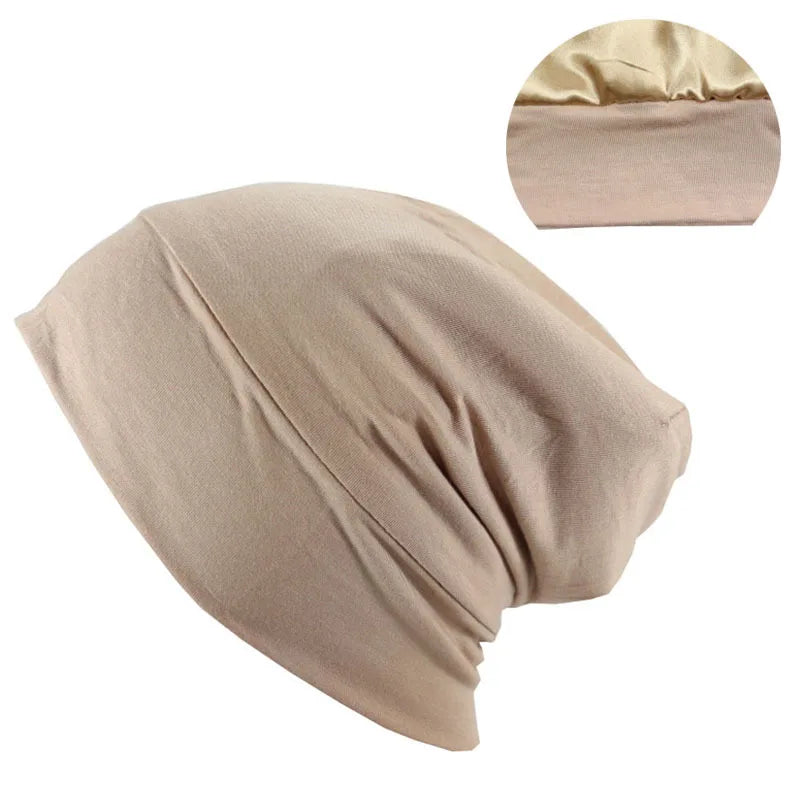 Bonnets doublés en Satin