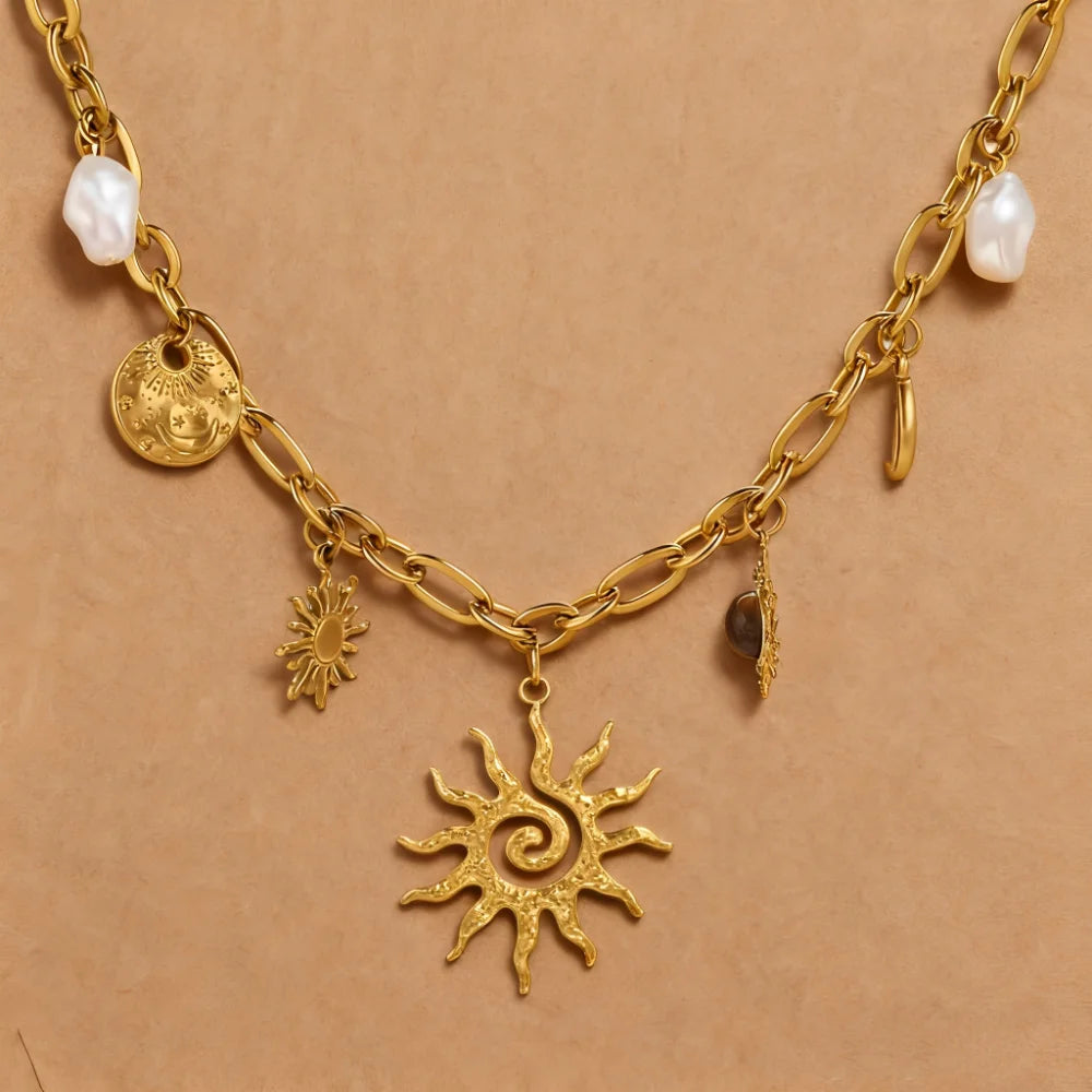 Collier avec pendentif en forme de soleil et de lune en acier inoxydable