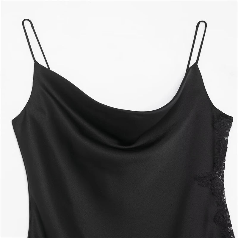 Robe à bretelles en satin noir