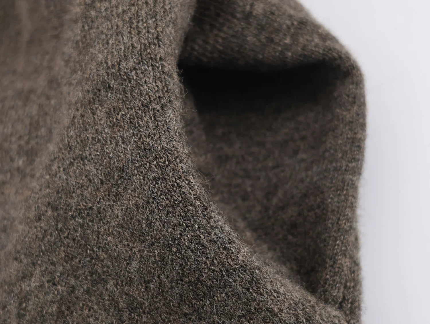 Pull avec cape en maille écharpe